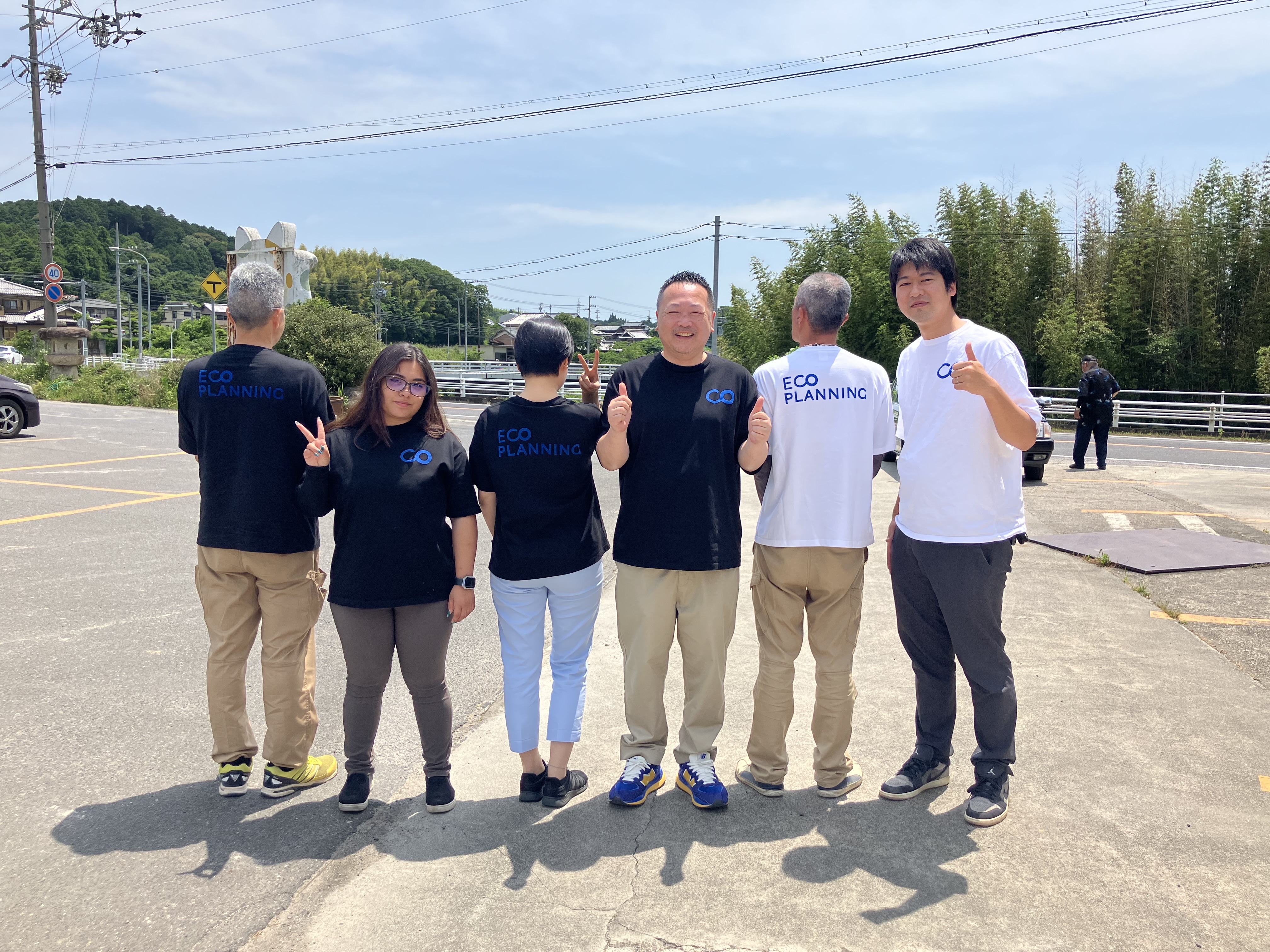 街を歩く女性