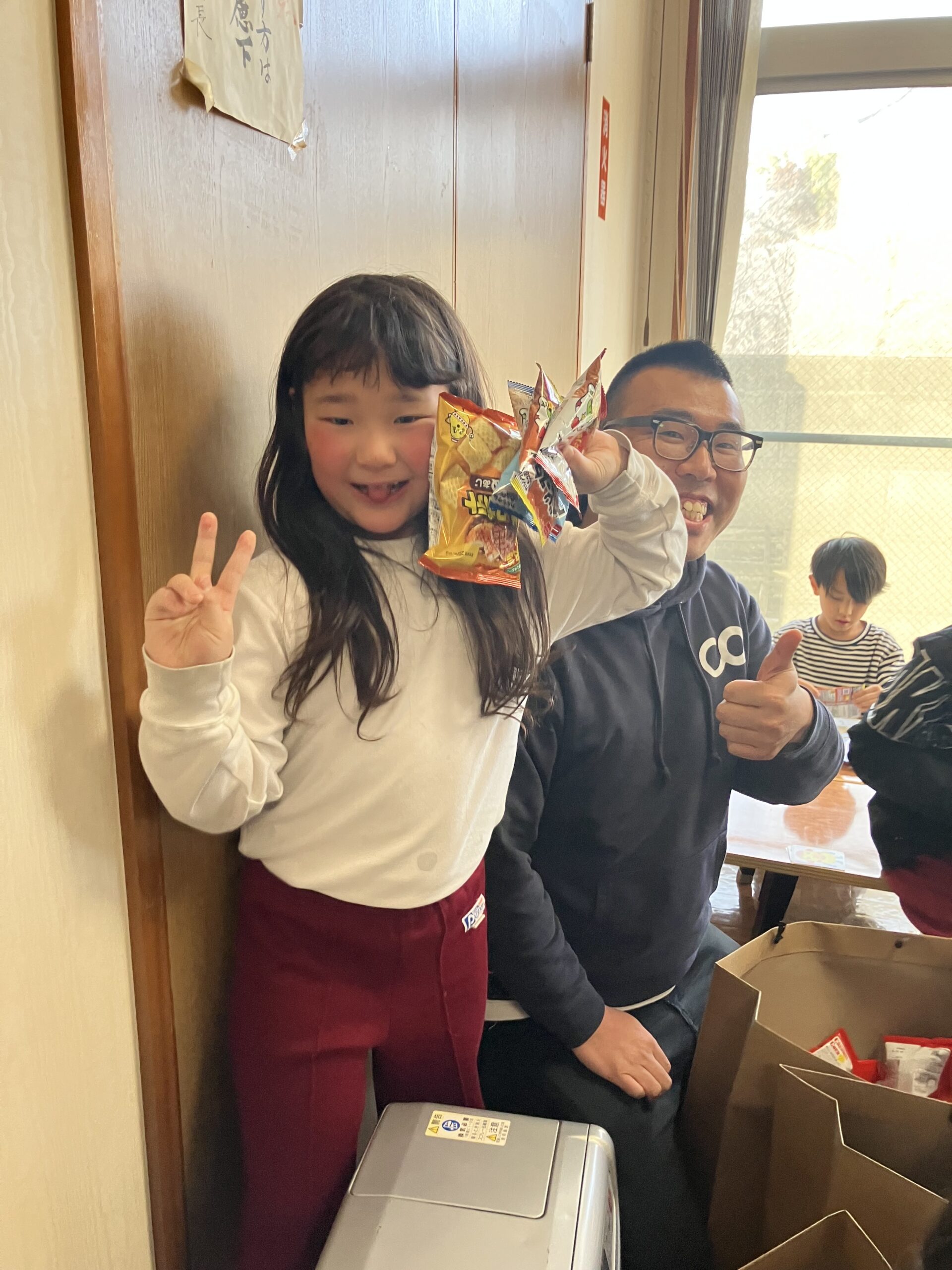地域のこども食堂へお菓子を寄贈しました！